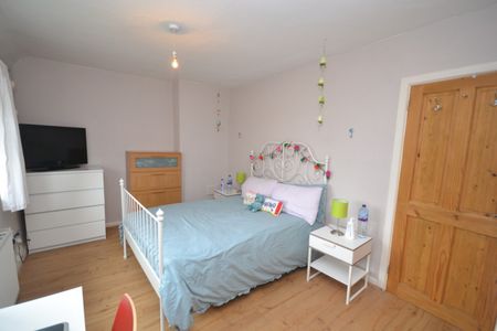 2 bed Mid Terraced House for Rent - Photo 5