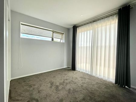 Spacious 4BR Home with Modern Comforts - Photo 2