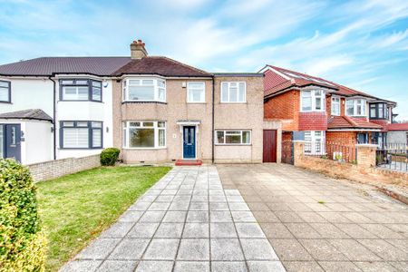 4 bedroom semi-detached house to rent - Photo 4