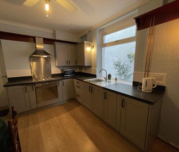 1 bedroom in a house share to rent - Photo 4