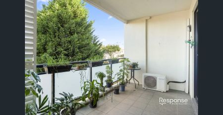 Modern one bedroom unit close to Westmead Hospitals - Photo 3