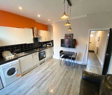 Blandford Road, Salford - Photo 2