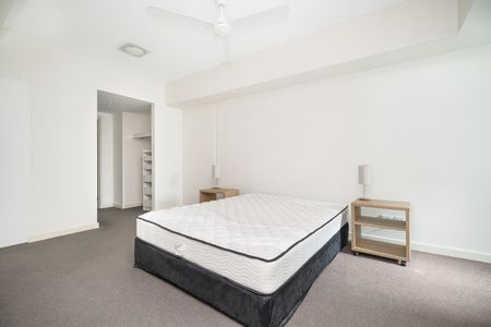 MODERN LIVING IN THE HEART OF THE CITY - Photo 3