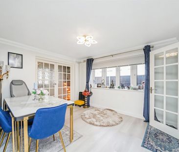 Solway, East Tilbury, RM18 - Photo 4