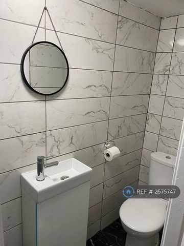 2 bedroom maisonette to rent - Photo 4