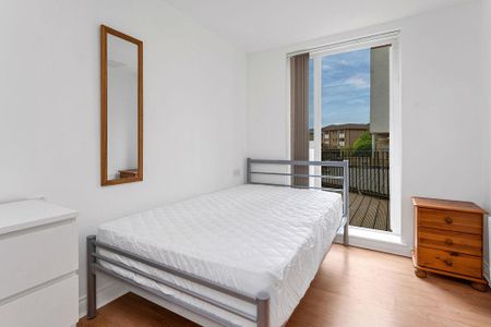 3 bedroom flat to rent - Photo 5