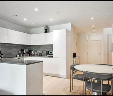 Room in a Shared Flat, Regalia Close, E16 - Photo 4