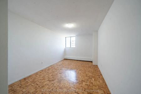 5 Glamorgan Avenue #904 - Photo 4
