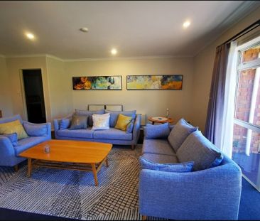 4 Bedrooms in great location - Photo 2