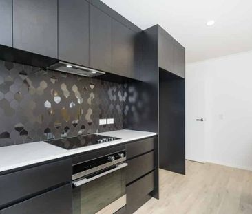 Feilding - 3 Bedrooms - Photo 3