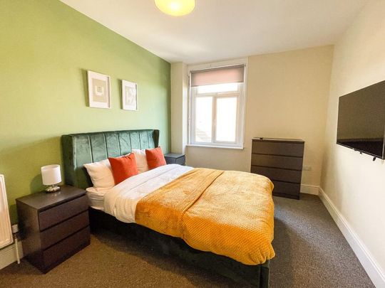 1 bedroom in a house share to rent - Photo 1