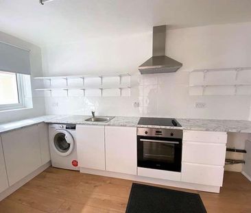 Black Horse Parade, Eastcote, HA5 - Photo 2