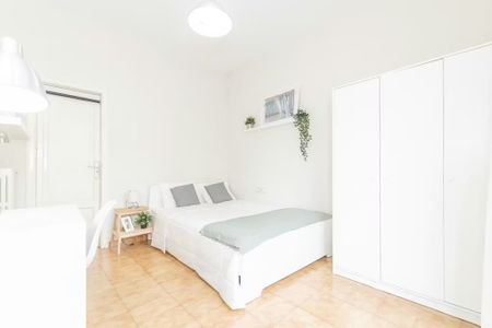 Carrer de Mallorca, Barcelona, Catalonia 08036 - Photo 3