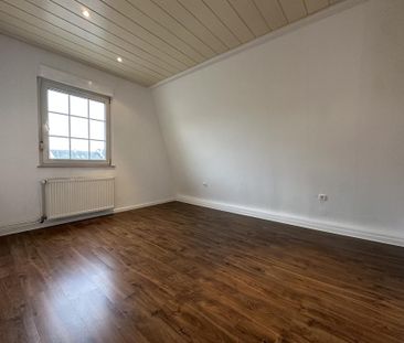 3 -Zimmer Maisonette Wohnung mit Wanne und EBK - Foto 1