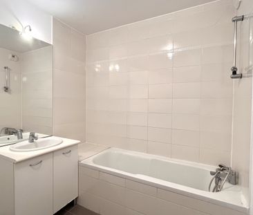 Location Appartement 4 pièces 80m² MARSEILLE 2ème - Photo 6