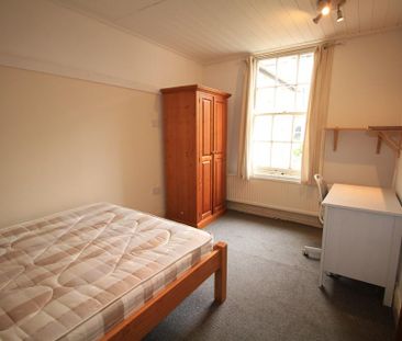 6 bedroom detached house to rent - Photo 5