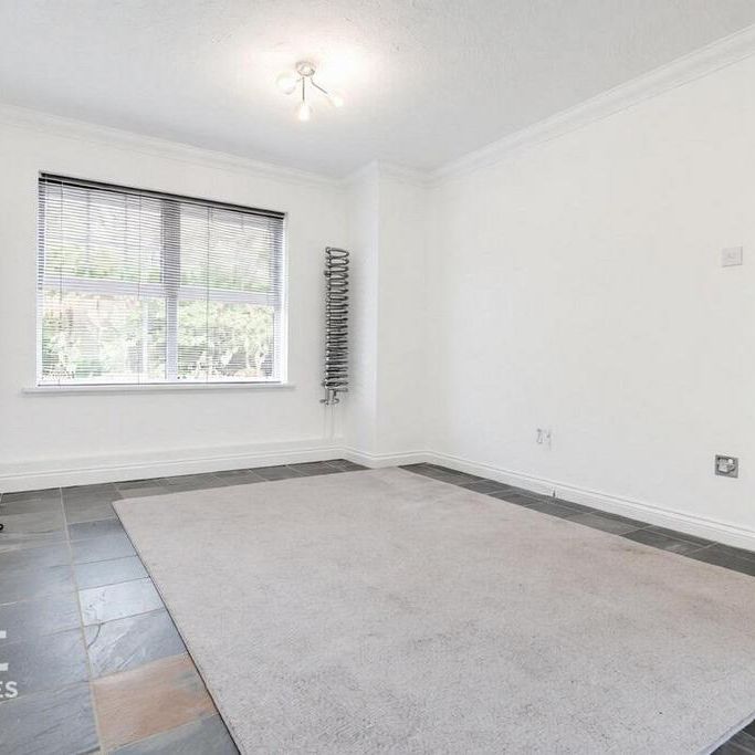 4 bedroom detached house to rent - Photo 1