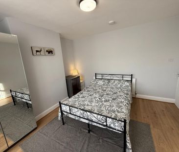 5 bedroom terraced house to rent - Photo 5