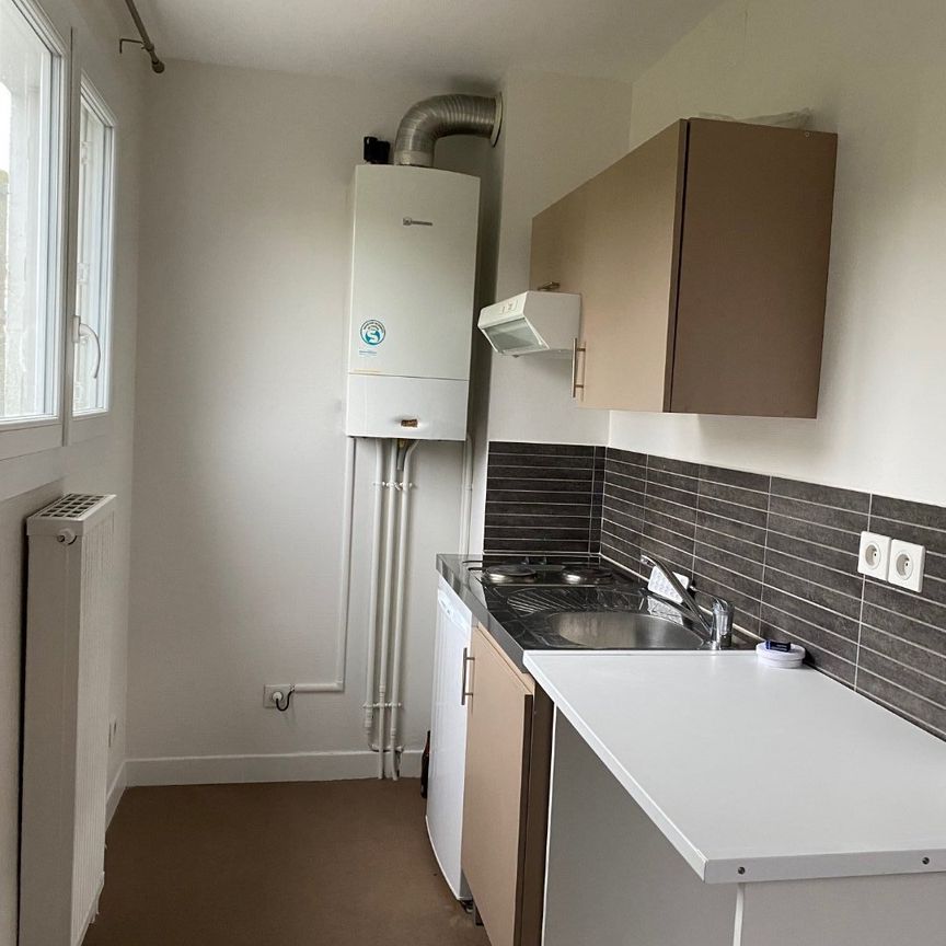 Location Appartement 1 pièce 25m² ANGOULEME 16000 - Photo 1