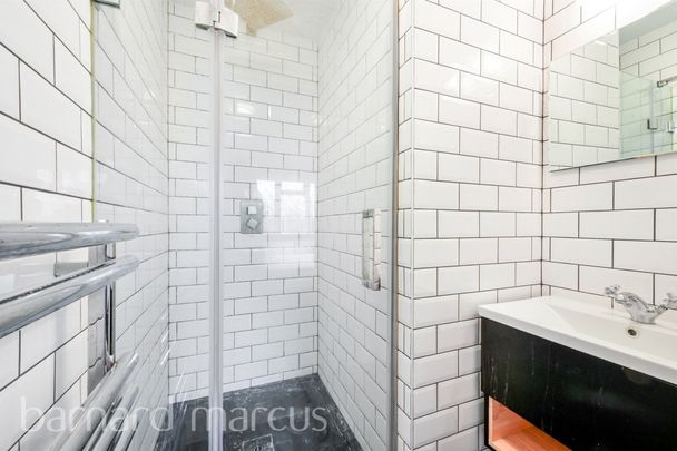 Fleetwood Close - Photo 1