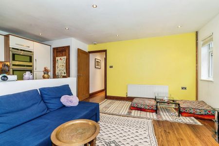 1 bedroom flat to rent - Photo 3