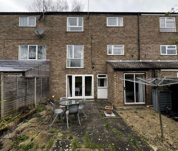 4 bedroom terraced house to rent - Photo 3