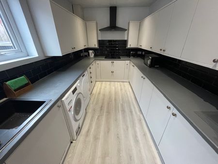 Salisbury Road, Liverpool, L15 - Photo 3