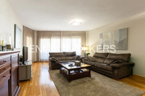 Piso de alquiler en Mestalla - Photo 1