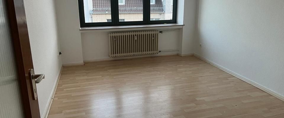 Schöne 1-2 Zimmer Wohnung + Bad (45 qm - Frisch Renoviert) - Foto 1