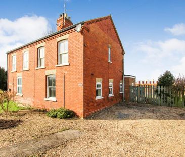 3 bedroom semi-detached house to rent - Photo 3