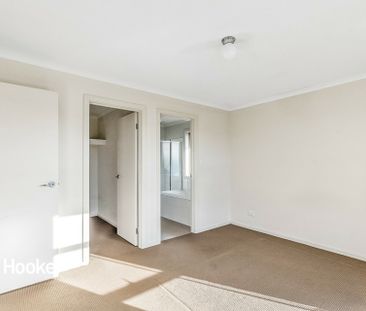 Quiet & Convenient Location Living! - Photo 5