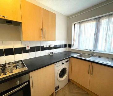 Marshall Drive, Hayes, UB4 - Photo 5