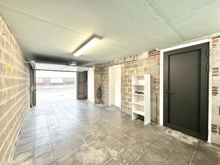GERENOVEERDE WONING MET TUIN & GARAGE - Photo 2