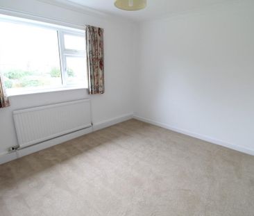 4 bedroom detached house to rent - Photo 4