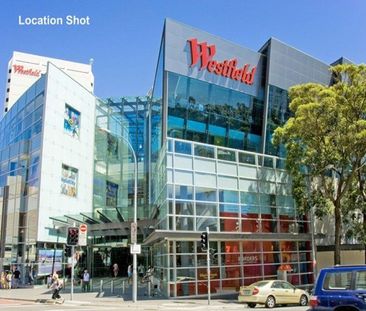 Spacious Freestanding Three Bedroom Home In Ideal Location - Photo 2