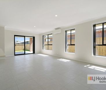 SPACIOUS & MODERN! - Photo 1