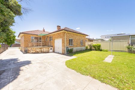 132 Uriarra Road, Queanbeyan - Photo 3