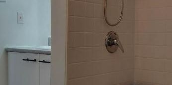 4 et demi (divisé presque comme un petit 5 et demi) droit aux chats, Farnham - Photo 2