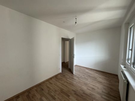 Sehr geräumige 3 Zimmer Genossenschaftswohnung mit Balkon - Foto 4