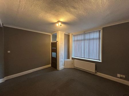 2 bedroom end of terrace house to rent - Photo 2