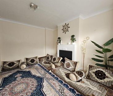 4 bedroom terraced house to rent - Photo 1