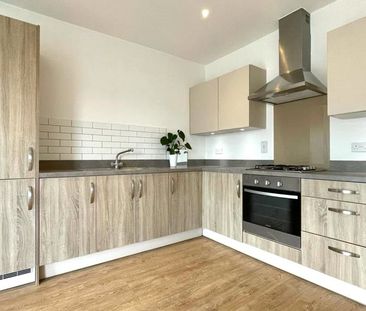 1 bedroom in Montague House, Tilehurst - Photo 4