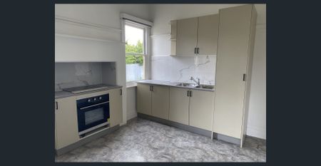 Large Family Home - Photo 5