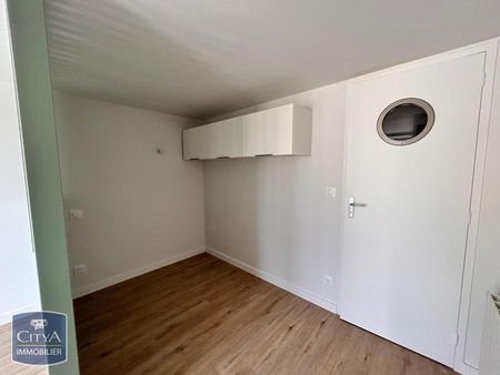 Location Appartement 1 pièce 16m² CHANGE 53810 - Photo 4