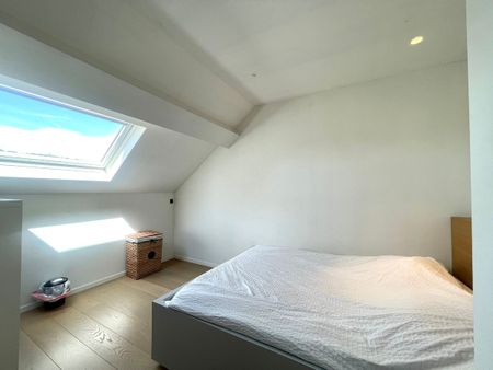 Ruime gezinswoning met zwembad, dubbele garage en tuin - Foto 4