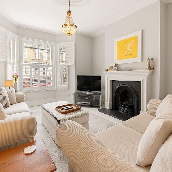4 bedroom terraced house to rent - Photo 1