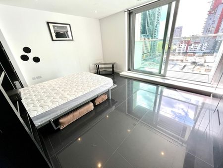 Studio Flat, Pan Peninsula Square, E14 - Photo 2