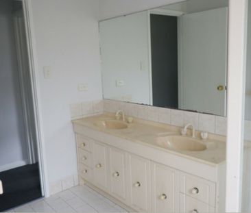 🏡 For Rent � 4 Erica Street, Coodanup WA 6210 - Photo 4