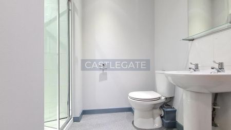 1 bedroom in a flat share to rent - Photo 5