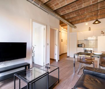 Charming Apartment Among the Historic Streets of El Born - Photo 2